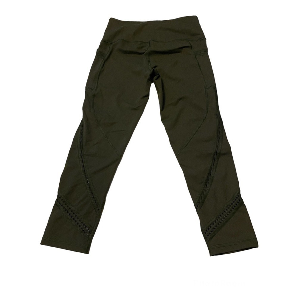 VS Victoria's Secret Victorias Sport Olive Green Capri Leggings side pockets XS